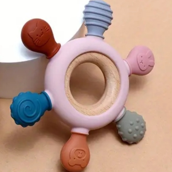 Newborn baby Easter Knit outfit and teether Gift Box - Picture 6 of 8